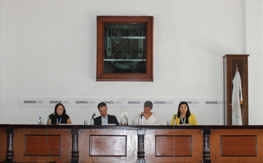Firma entre la UAQ y la oficina del ACNUR (Twitter)