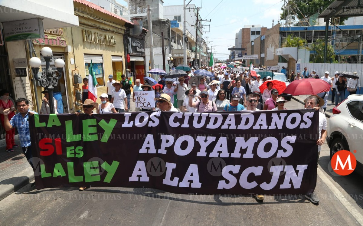 Tampiqueños marchan a favor de la SCJN. (Yazmín Sánchez)