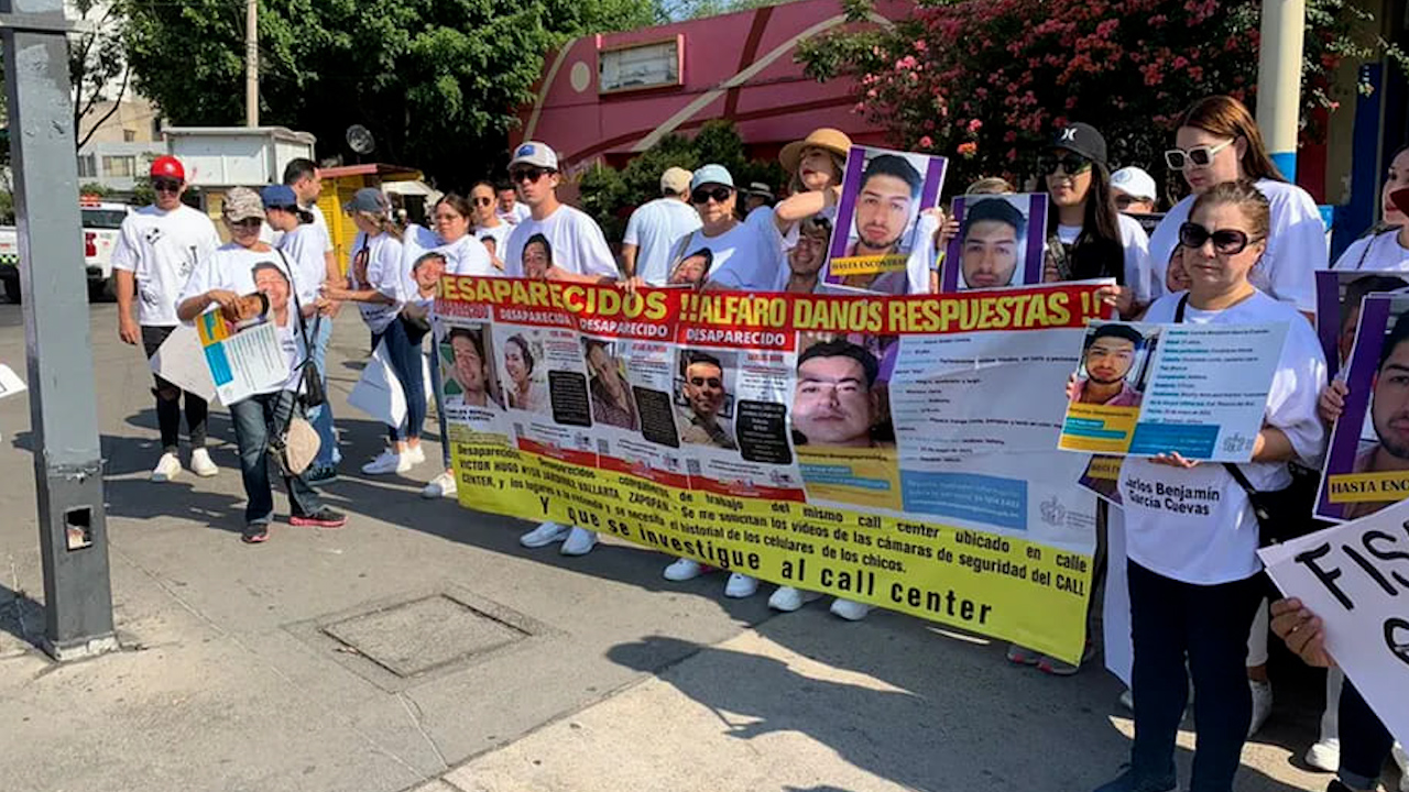 Autoridades se reúnen con familiares de los jóvenes desaparecidos en Zapopan