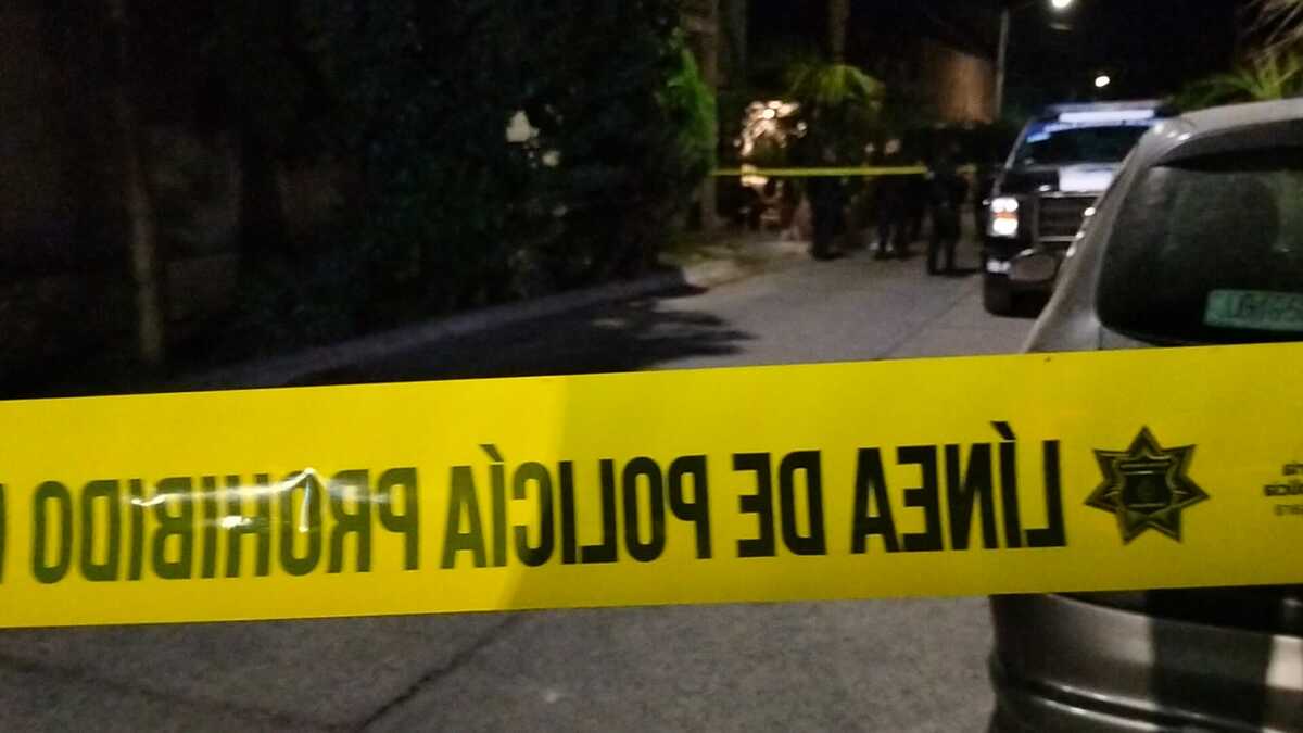 Dos hombres fueron atacados a balazos cuando se encontraban en un domicilio de la colonia Jardines de La Barranca