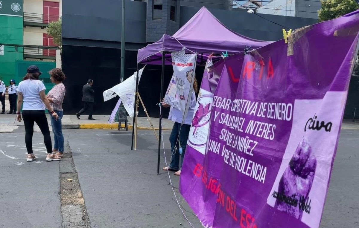 Las manifestantes protestaron frente a los juzgados del Poder Judicial. | César Velázquez