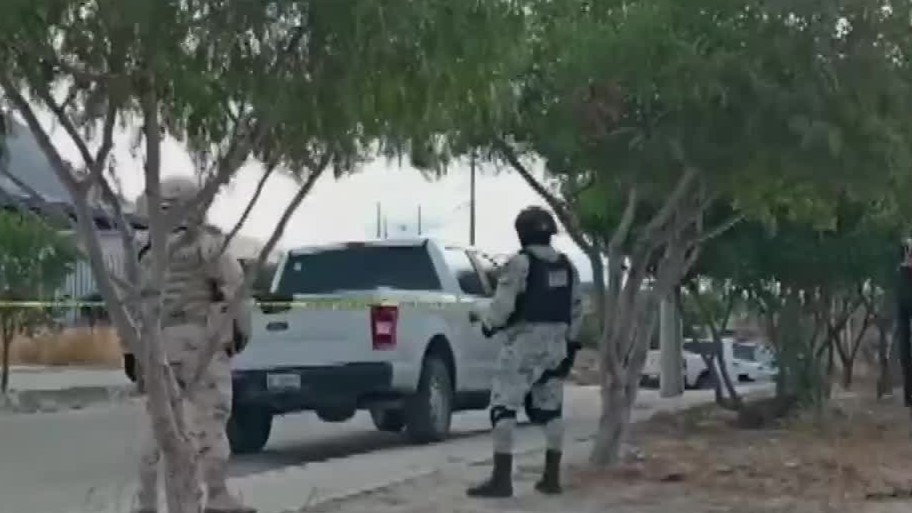 Arrojan cadáver embolsado de un hombre enfrente de una escuela primaria en Tijuana, BC