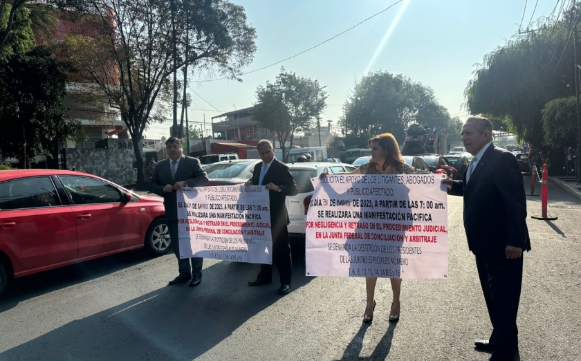 Manifestación de los abogados frente a la JFCA (Especial)
