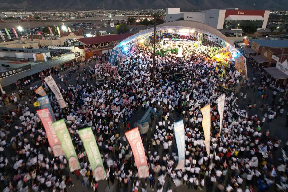 Manolo Jiménez en su cierre de campaña en Saltillo. | Especial