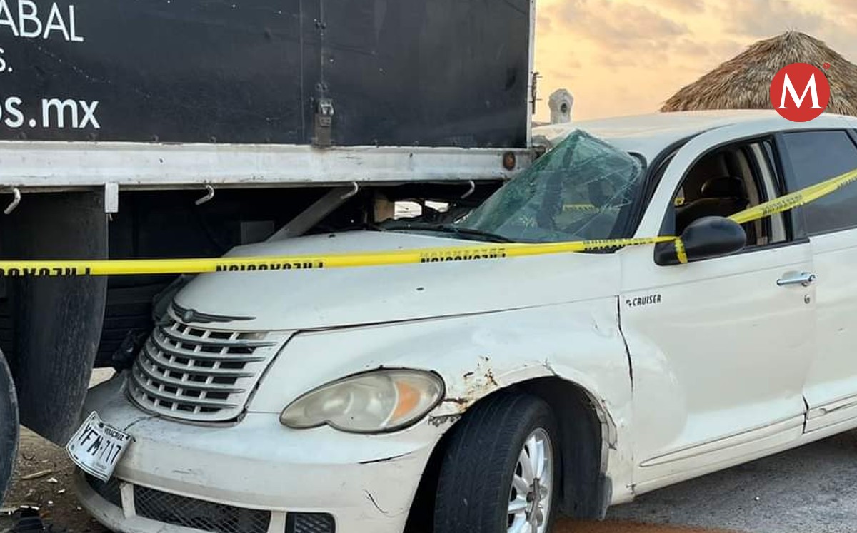 Hace maniobra peligrosa al conducir y termina abajo de un camión en playa Miramar