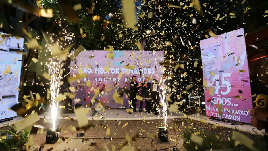Arquitecto Héctor Benavides recibe reconocimiento por 55 años de trayectoria