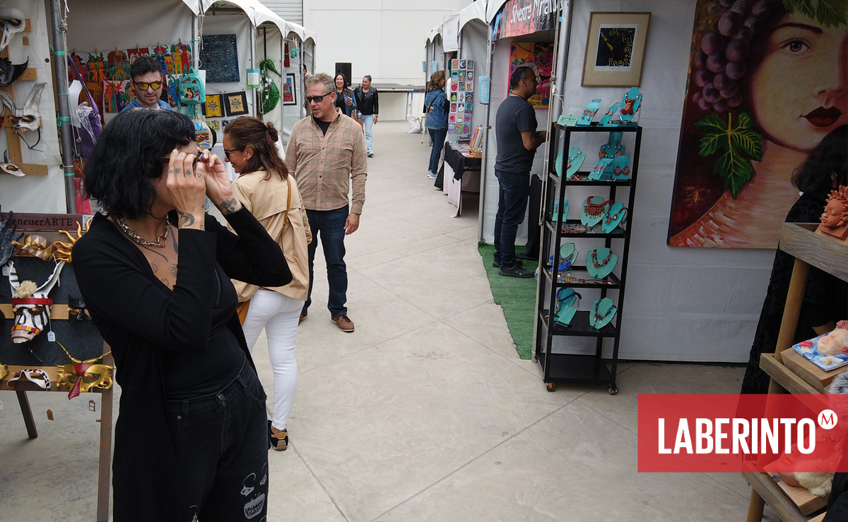 La Art Walk Rosarito se ha constituido como un puente cultural binacional. (Foto: Alejandro Ontiveros)