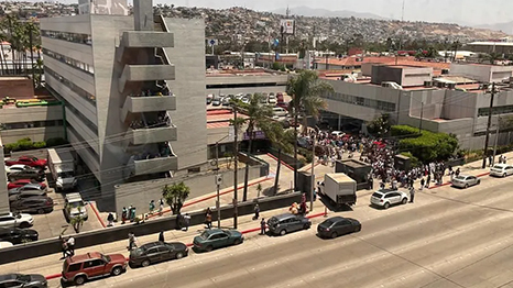 Desalojan clínica número 7 del IMSS por amenaza de bomba en Tijuana