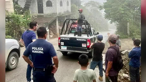Mueren elementos de la policía tras deslave de cerro en SLP