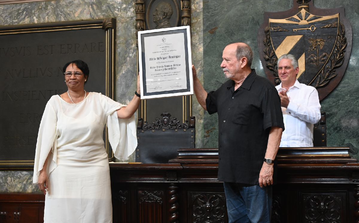 Silvio Rodríguez recibe el título de doctor "honoris causa" | EFE