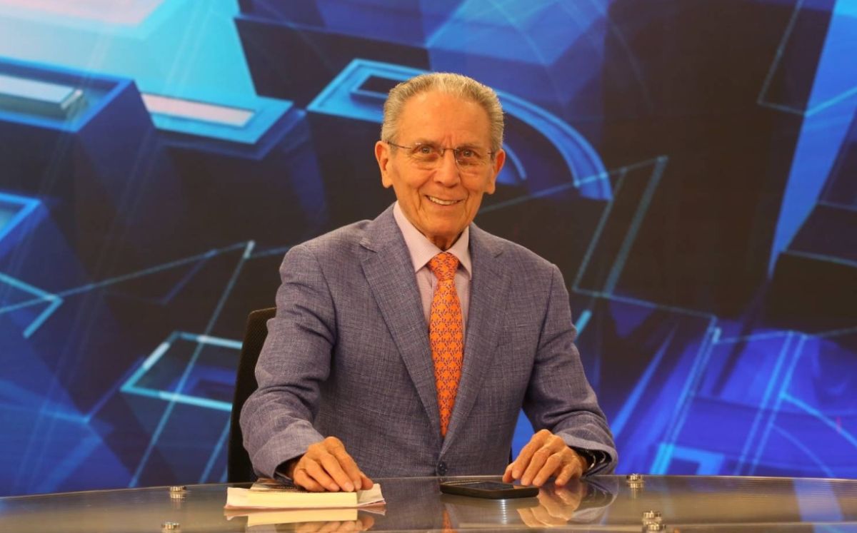 El arquitecto ofrece al auditorio lo último en noticias en Telediario Nocturno. Roberto Alanís