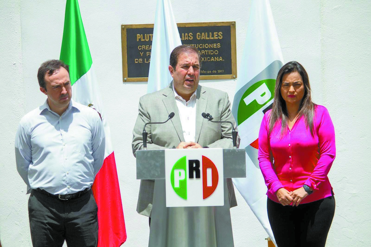 El dirigente del PAN, el líder del PRI y la del PRD presentaron en una rueda de prensa sus puntos de vista diversos