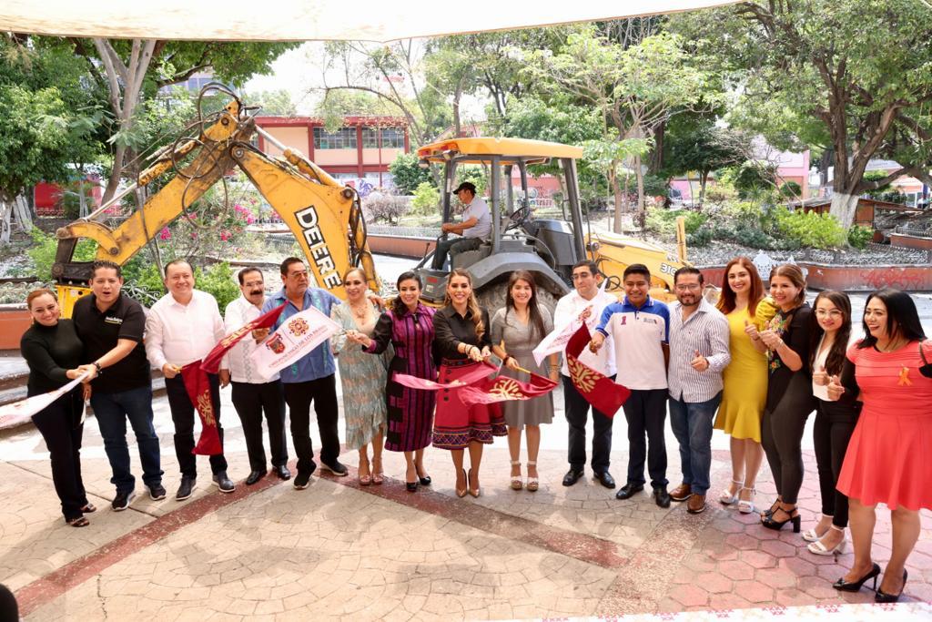 Evelyn Salgado y Norma Otilia remodelan obras en Guerrero. (Especial)
