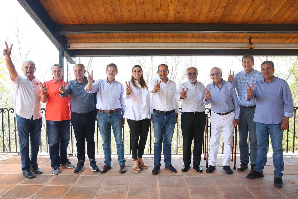 Ex gobernadores se reúnen con Marko Cortés