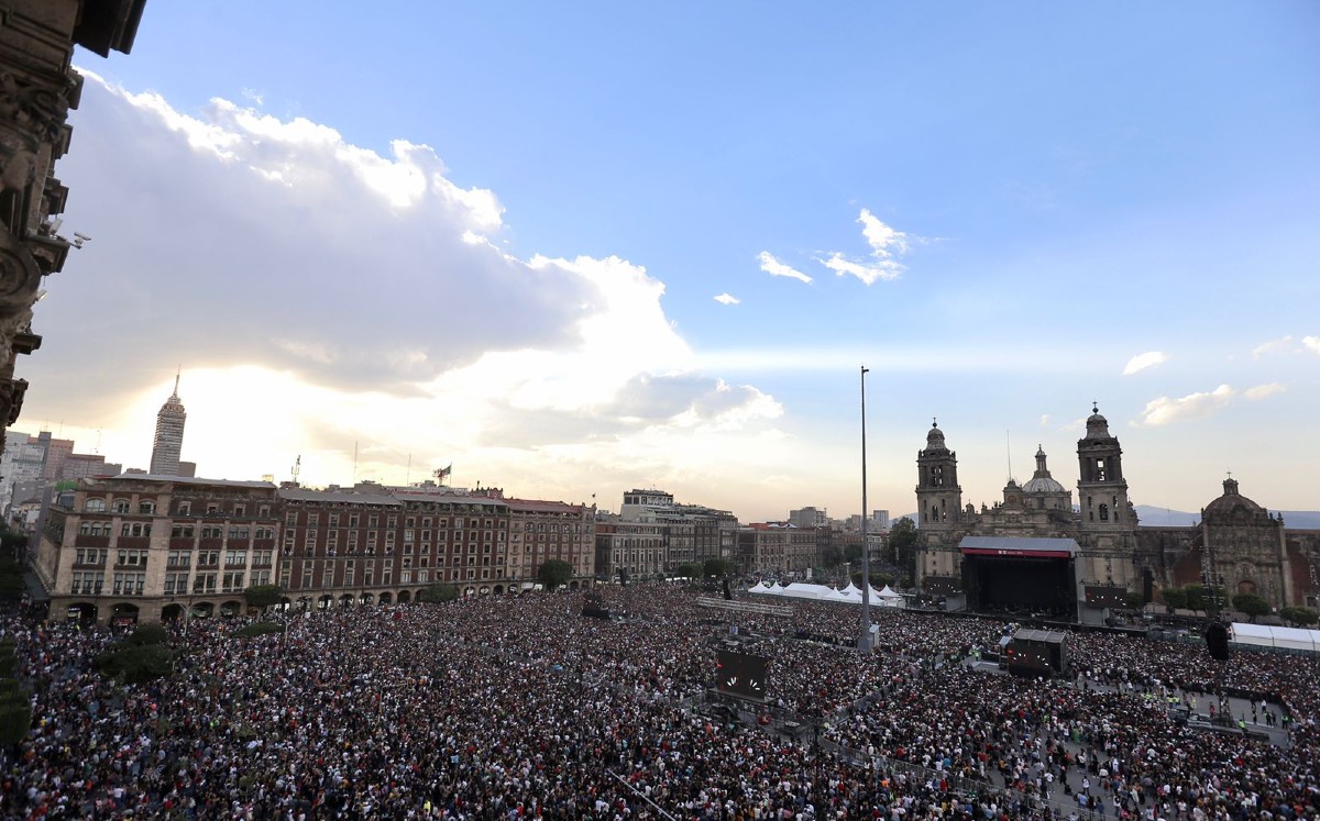 Los Fabulosos Cadillacs llenan el Zócalo CdMx, al 100% de su capacidad / Foto por: Ariel Ojeda