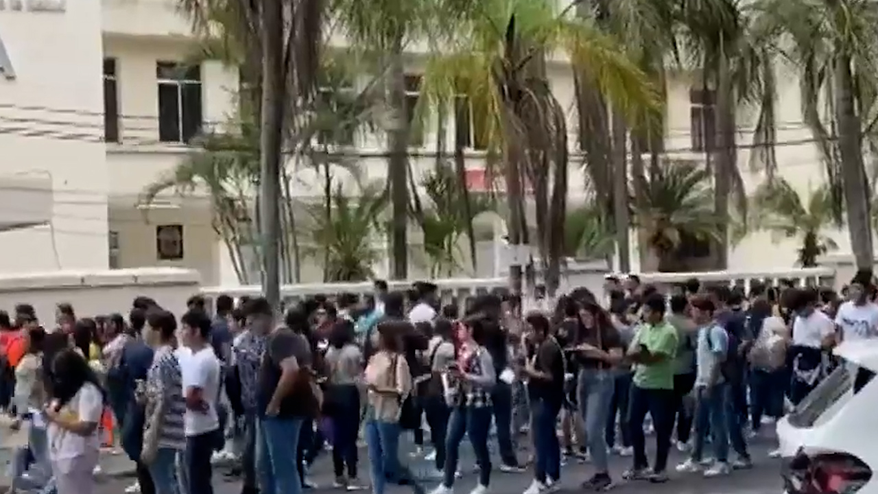 Más de 40 mil estudiantes realizan el examen para ingresar a la Universidad Veracruzana
