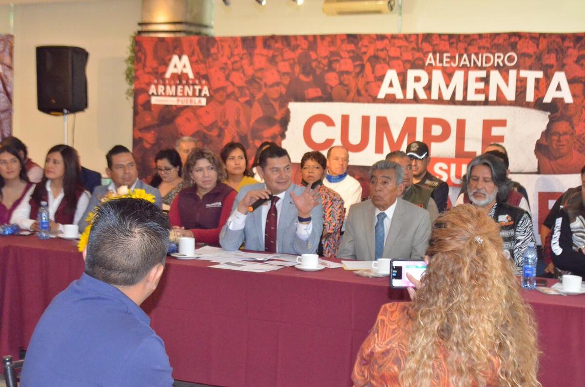 Alejandro Armenta en encuentro con representantes de medios locales de comunicación en Puebla | Especial