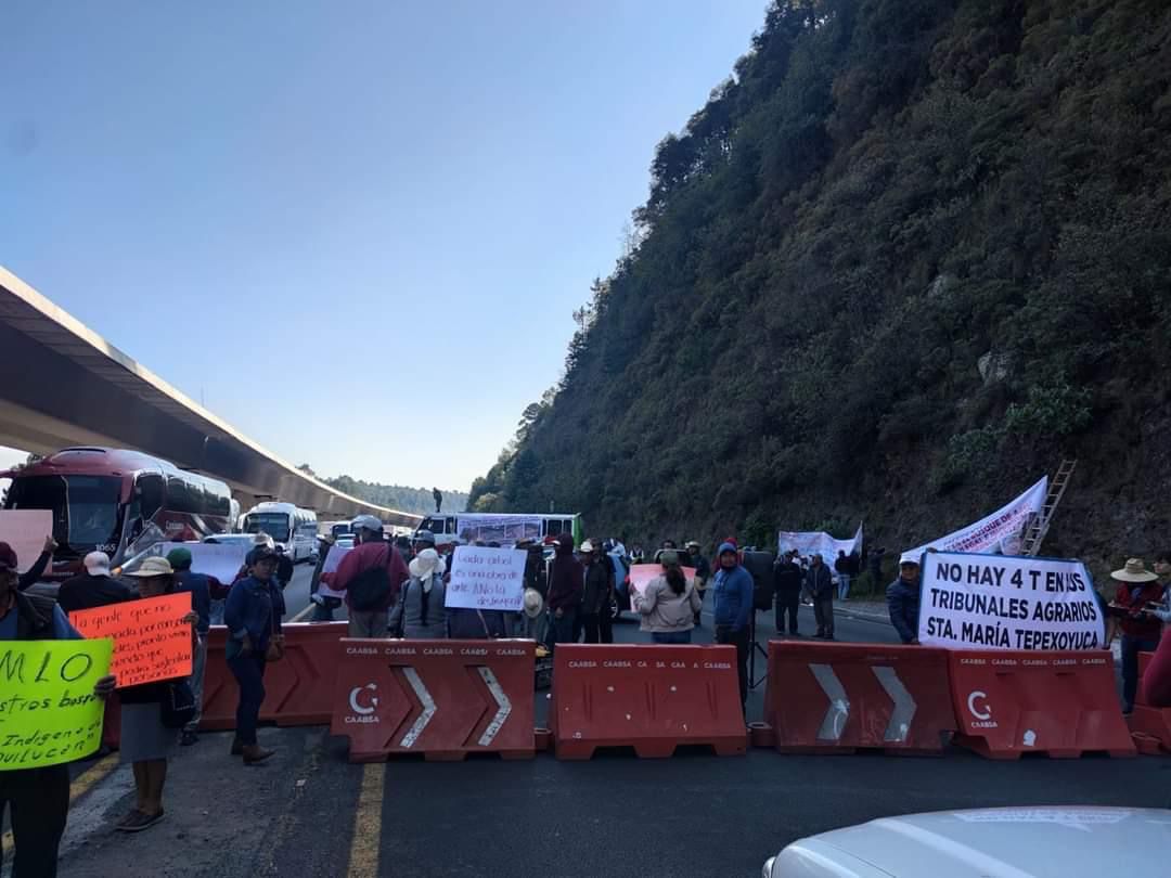 Bloqueo en la México-Toluca; comuneros exigen freno a la tala ilegal. Especial