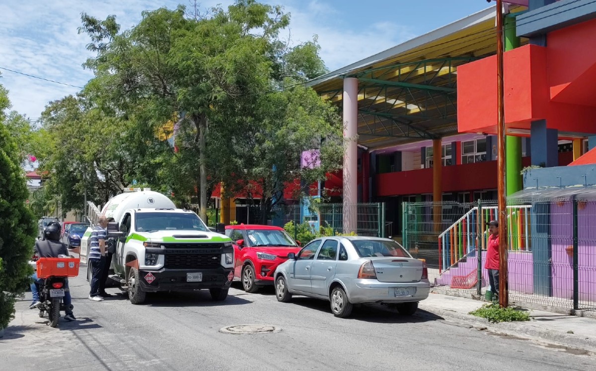 Niños del CENDI número 9, fueron desalojados | Foto: Agustín Martínez