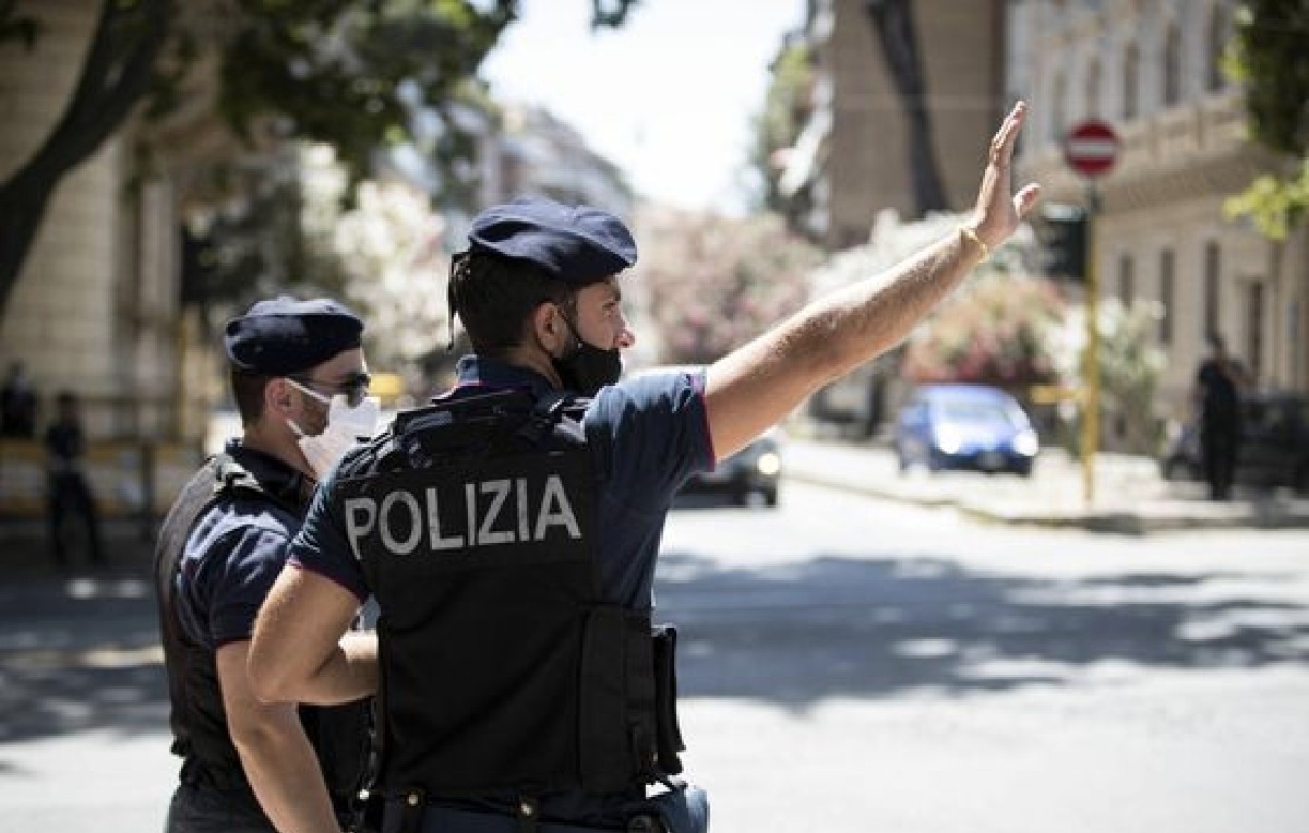 Elementos de la policía de Italia (EFE)