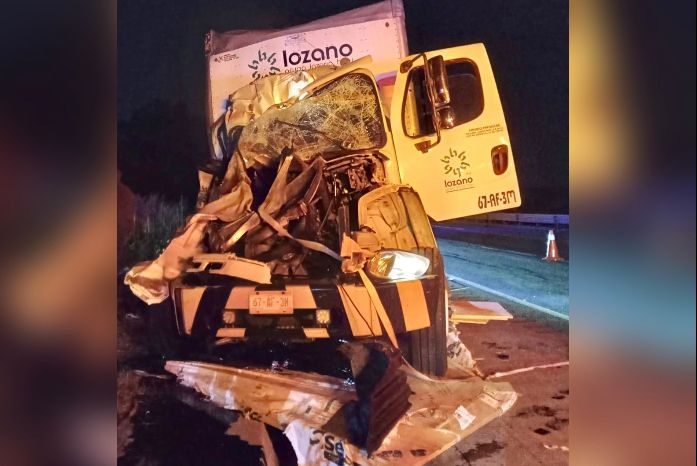 El accidente entre un camión y tractocamión.