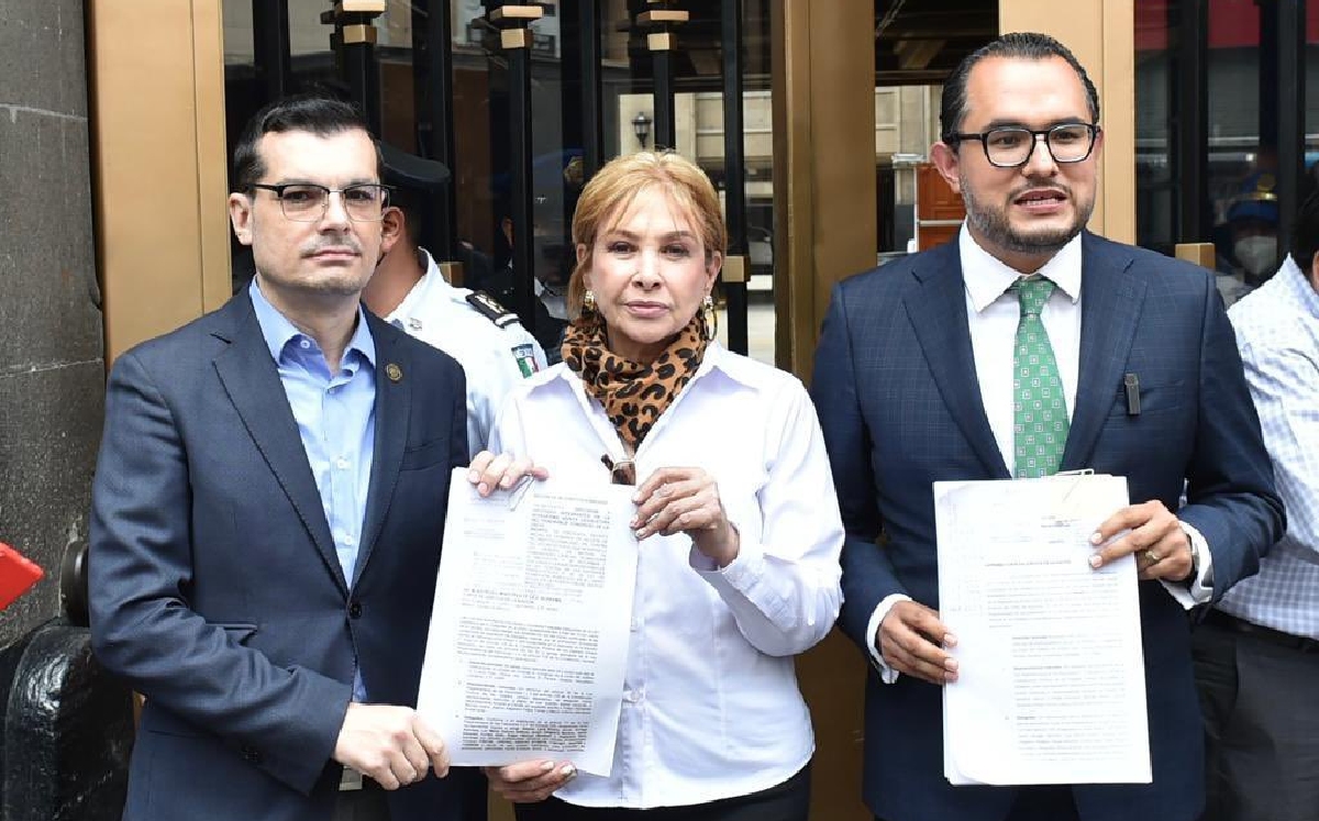 Los legisladores presentaron las impugnaciones a las reformas ante la Suprema Corte. | @alitomorenoc