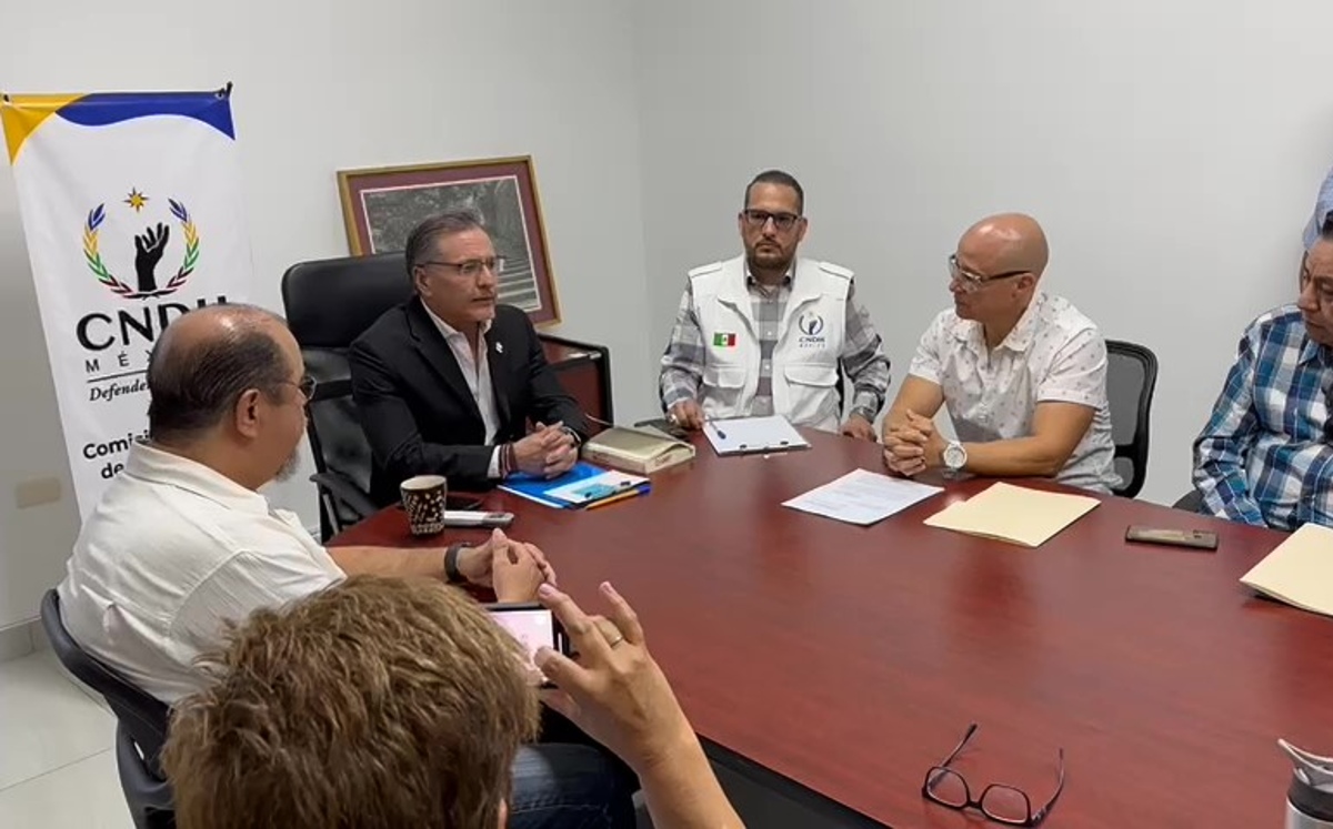 Los periodistas de Sonora acudieron a la CNDH a interponer una queja por presunto acoso. | Especial