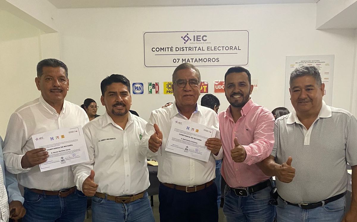 Raúl Onofre recibe constancia de mayoría por el distrito 07 de Matamoros. | Especial