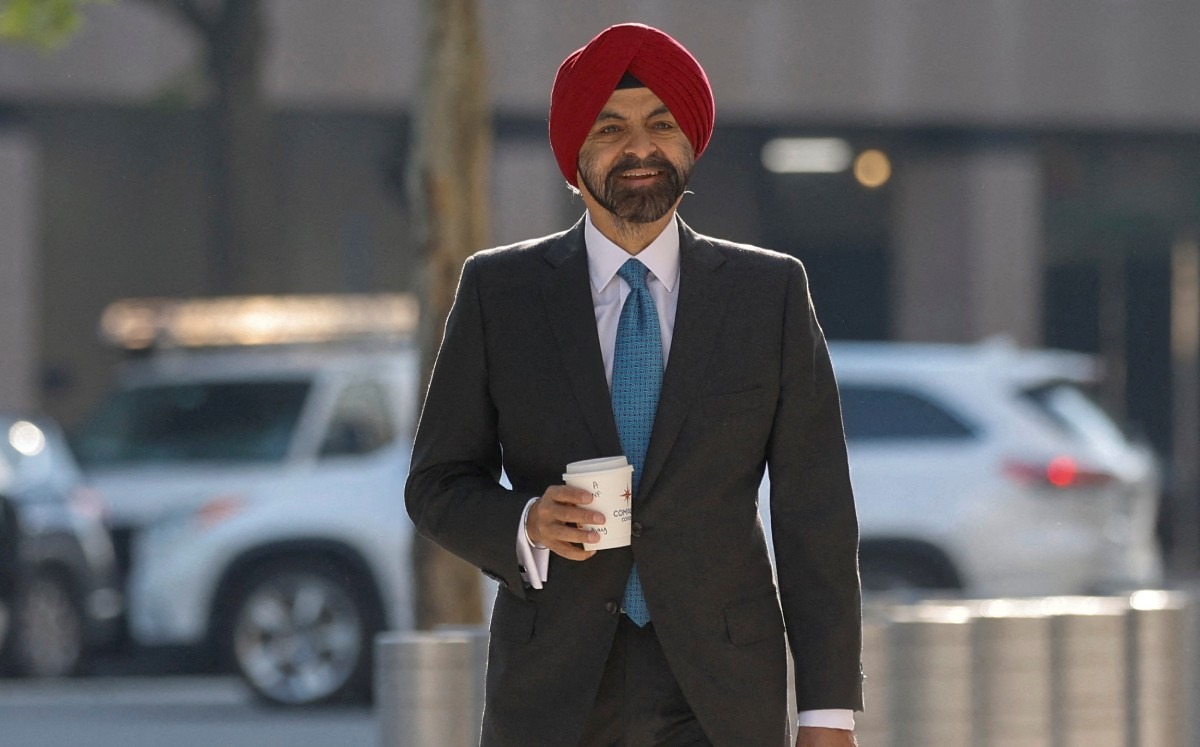 Ajay Banga, presidente del Banco Mundial, llega a su primer día de trabajo en la sede en Washington, EU. Junio, 2023. Foto: (REUTERS)