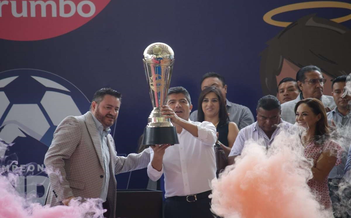 Réplica de copa del mundo llega a Puebla | Agencia Enfoque