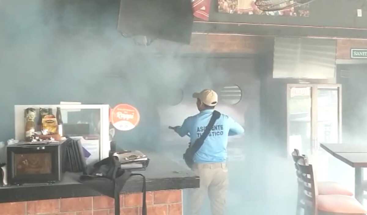 Incendios en Acapulco: Controlados en restaurante y casa.