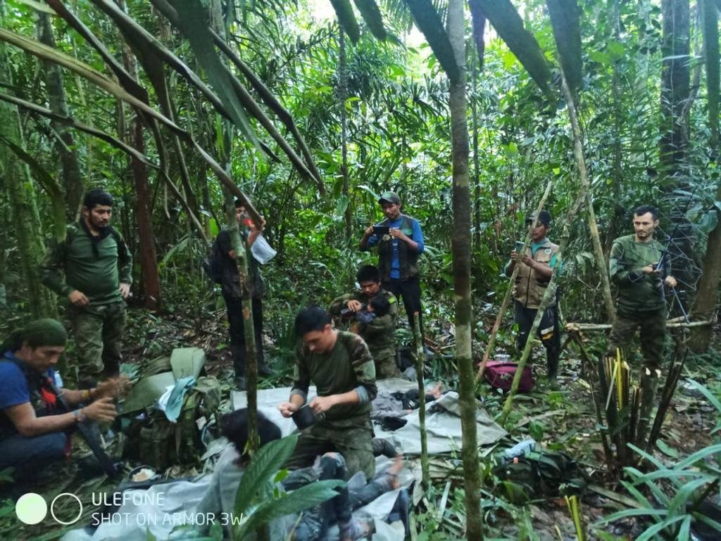 Cuatro niños indígenas encontrados vivos tras 40 días en selva colombiana. (@petrogustavo)