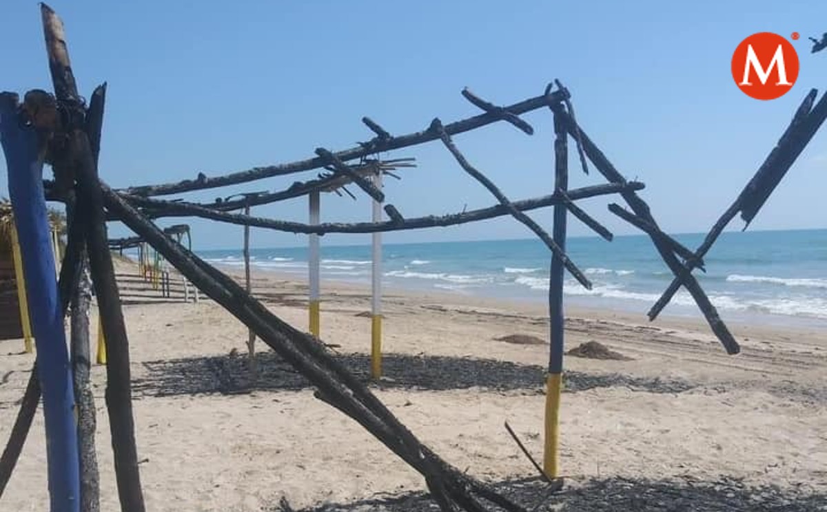 Vandalizan palapas de playa la Pesca en Soto la Marina