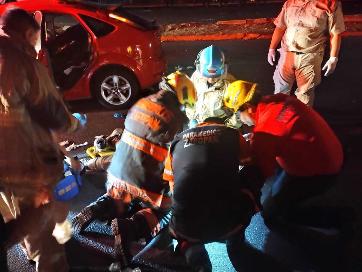 en el accidente, un joven perdió la vida y dos más resultaron lesionados