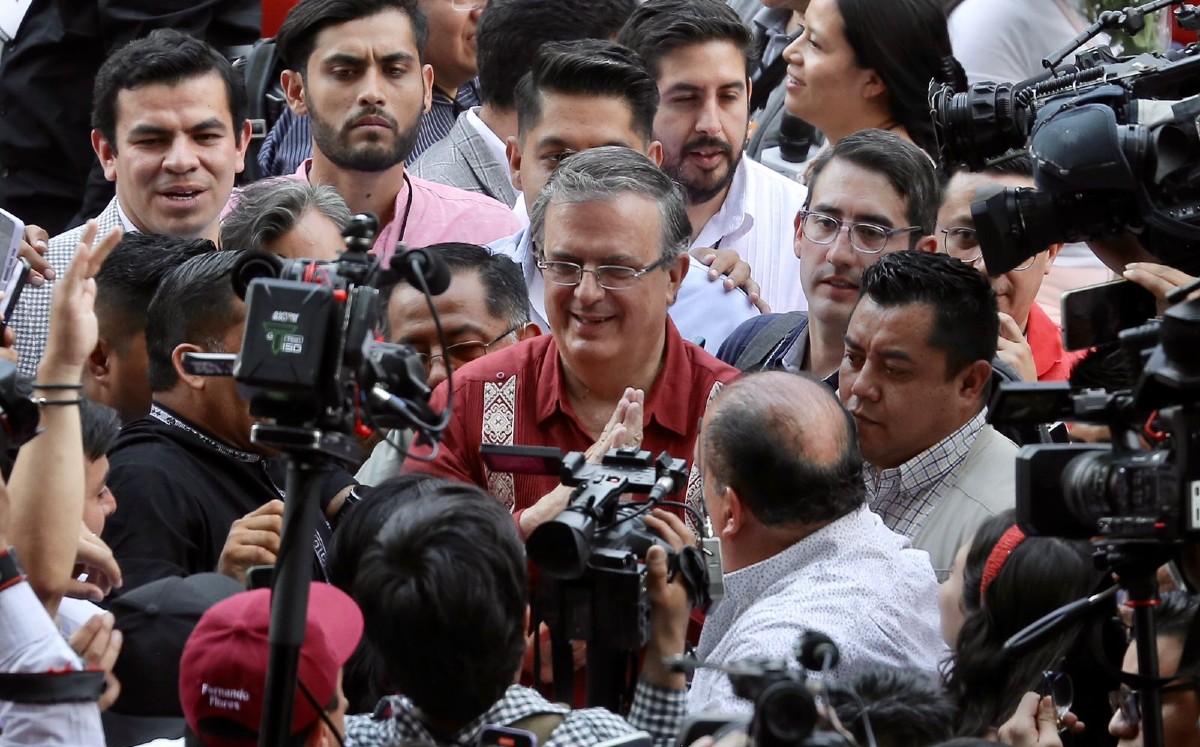 Ebrard exige 'sacar mano' de gobernadores a candidatura presidencial. | Ariel Ojeda
