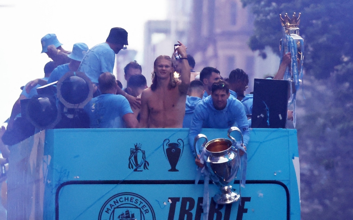 Manchester City celebra con sus aficionados título de Champions League (Reuters)
