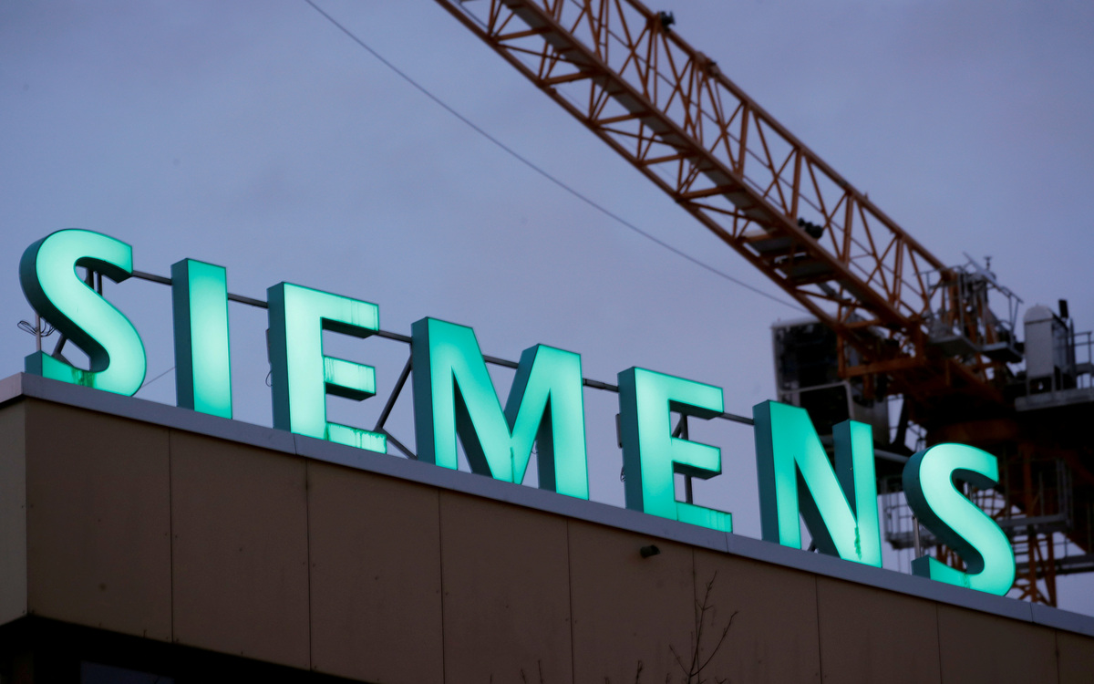 El logo del grupo industrial alemán Siemens en Zúrich, Suiza. | Reuters