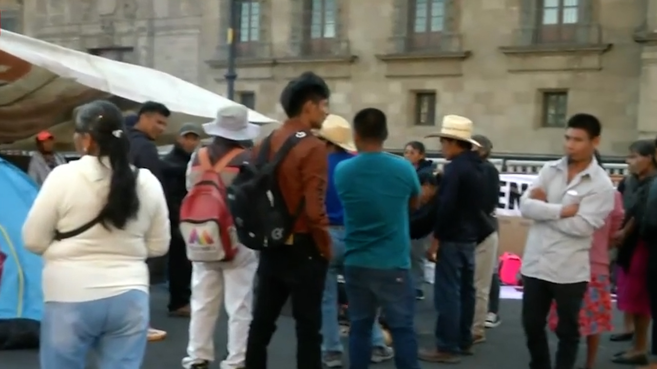 Suman hasta cuatro protestas en el Zócalo de la Ciudad de México