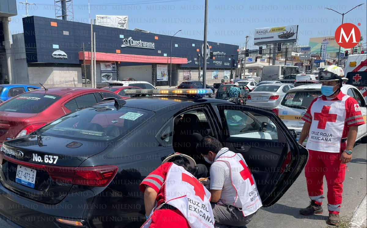 Taxista sufre descompensación por golpe de calor en avenida de Tampico