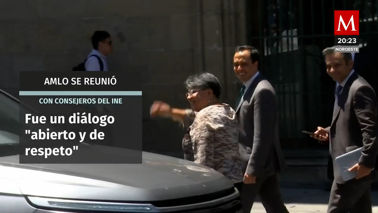 AMLO se reúne con consejeros del INE