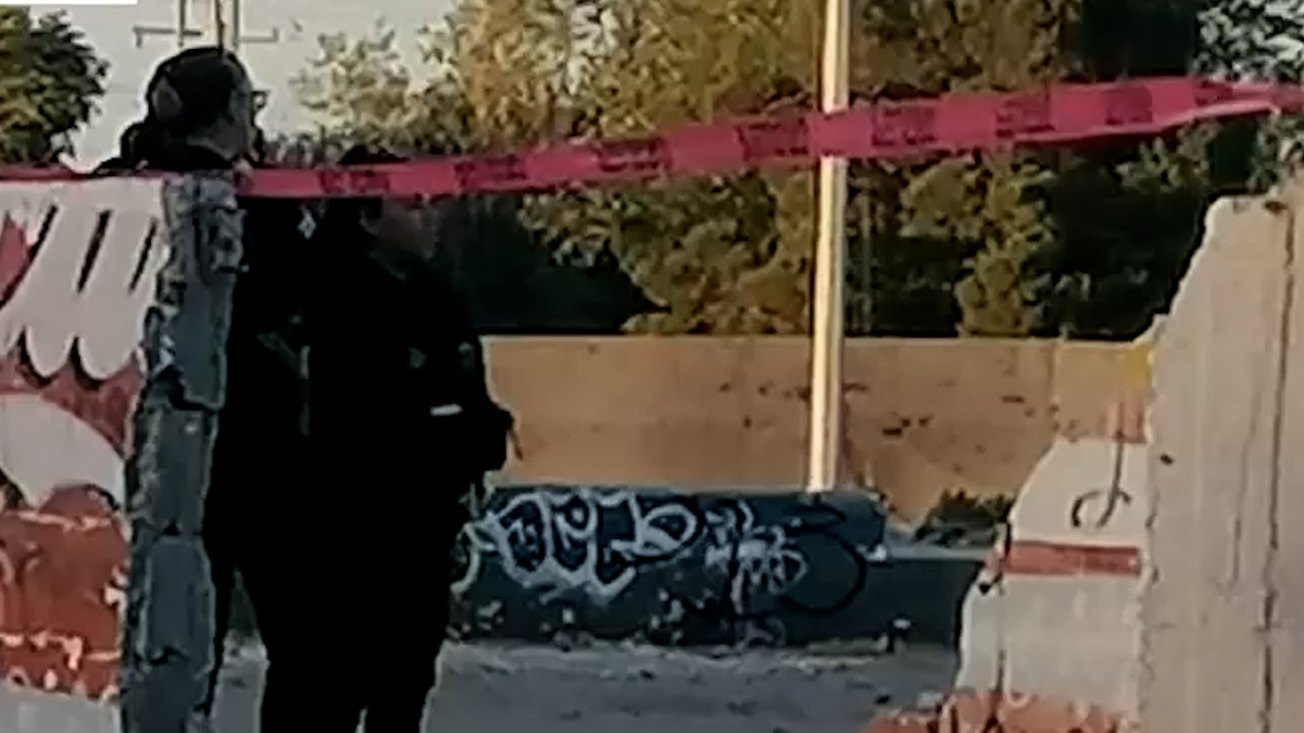 Encuentran cuerpo de una mujer en predio abandonado en Ciudad Juárez