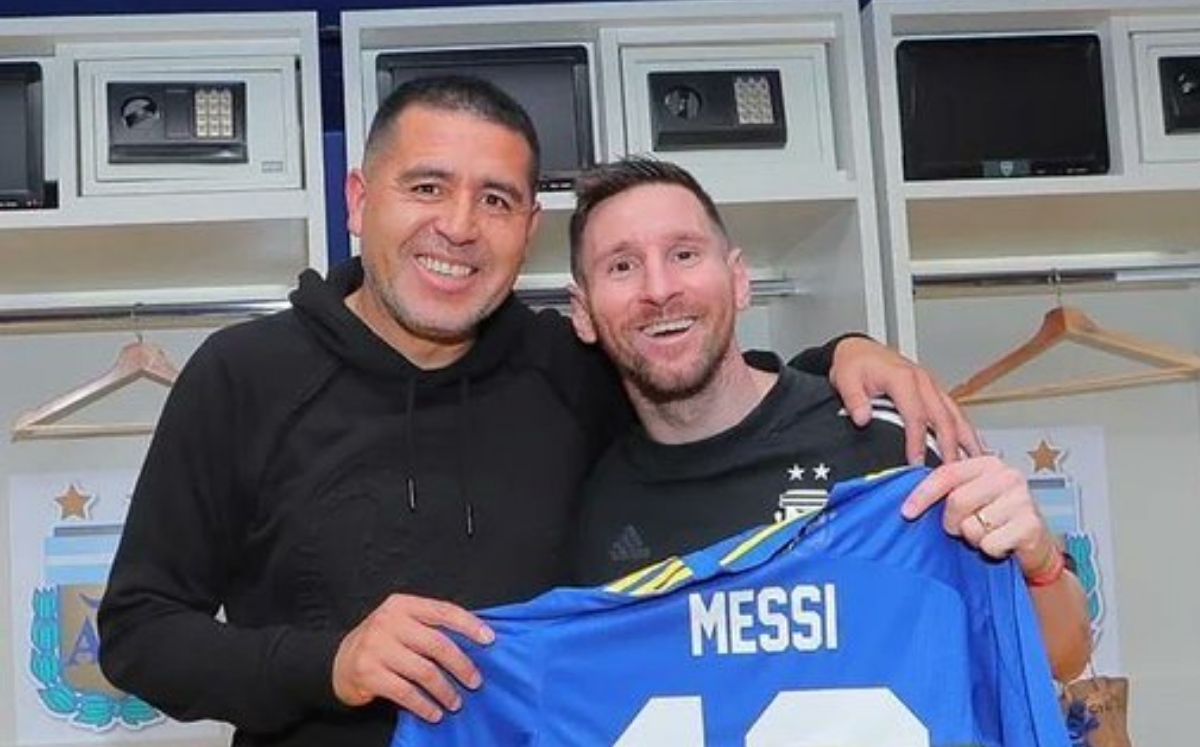 Juan Román Riquelme y Lionel Messi (Twitter @gastonedul)