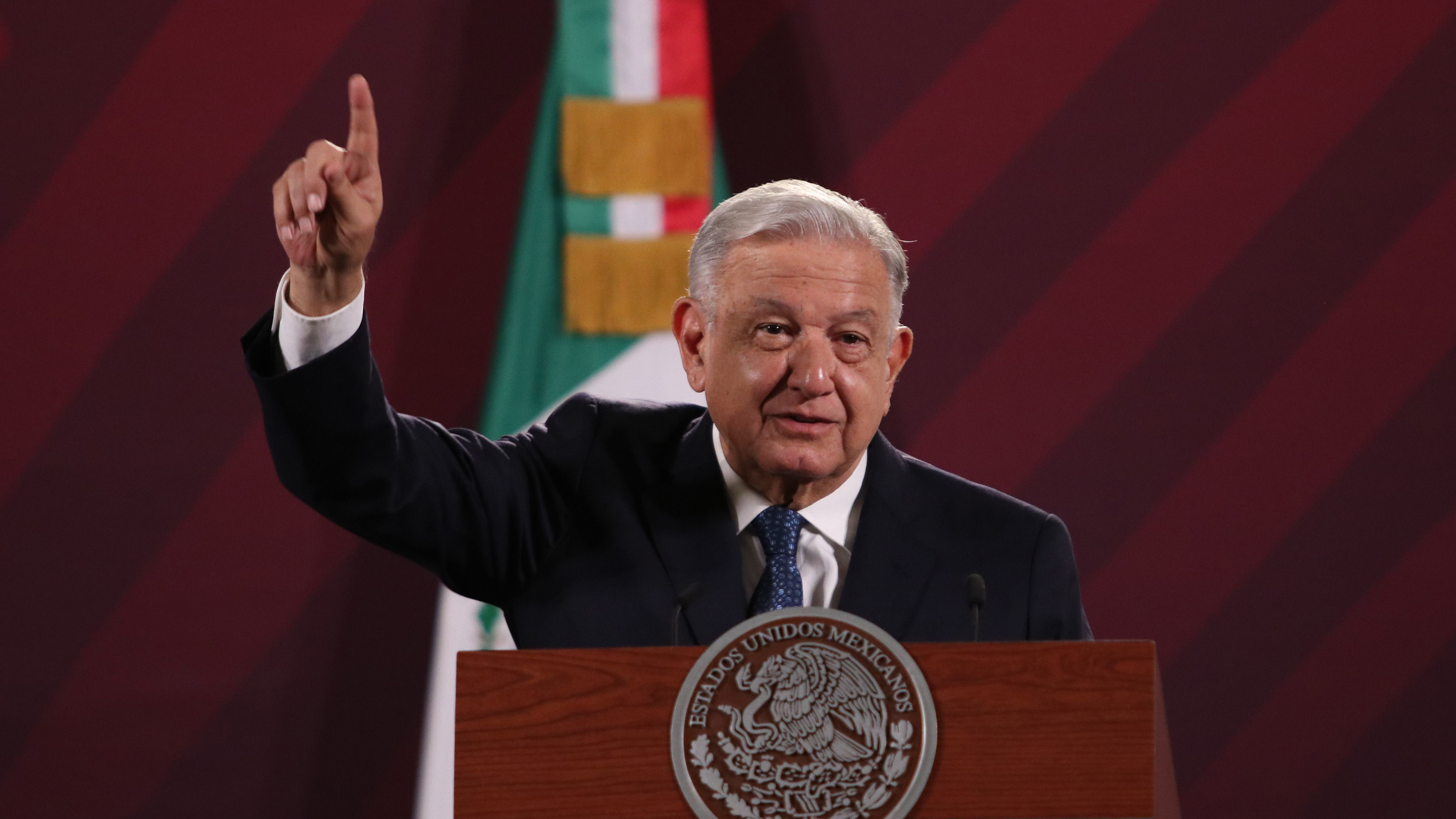 AMLO asegura que se clausuraron clínicas en los que se originaron casos de meningitis