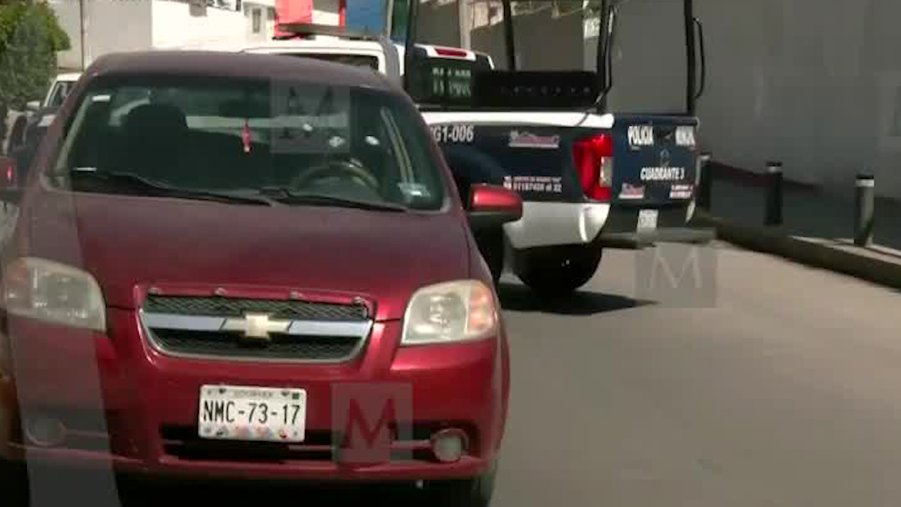 Balean a abogada mientras iba en su auto en Ecatepec, ya fue trasladada al hospital