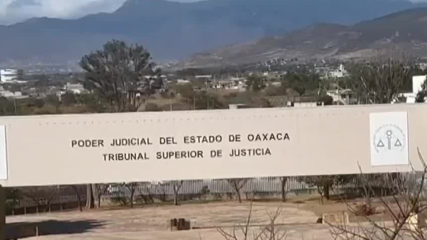 Fuerzas de Seguridad Estatal detienen a funcionaria del Tribunal Superior de Justicia en Oaxaca