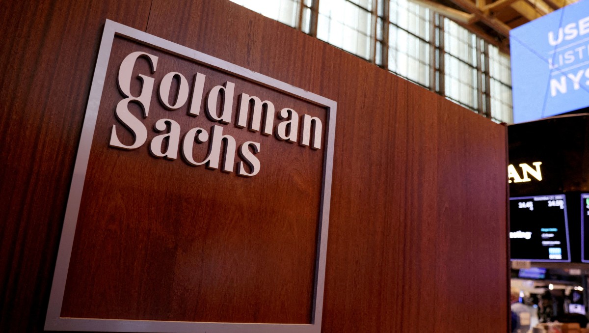 Logotipo de Goldman Sachs en la Bolsa de Nueva York, Estados Unidos. Noviembre de 2021. Foto: (Reuters)