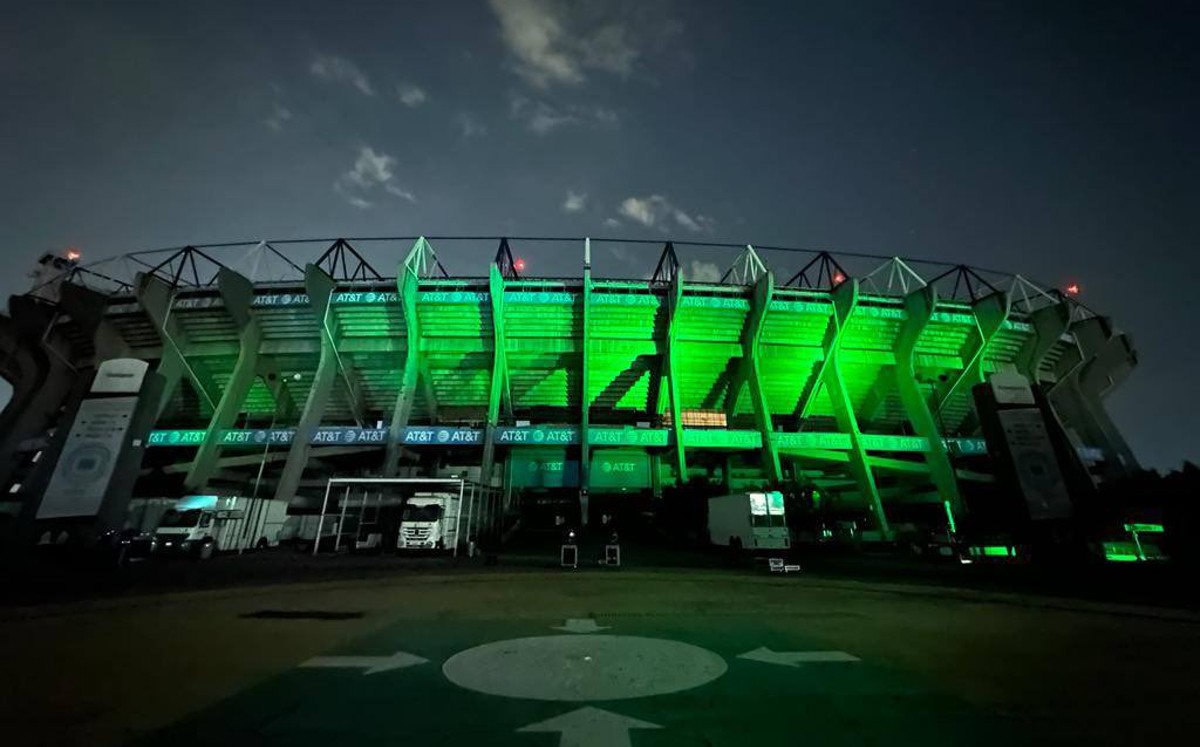 Se iluminaron los monumentos emblemáticos de la CdMx con los colores del Mundial 2026 (TW:@MexicoCity26)