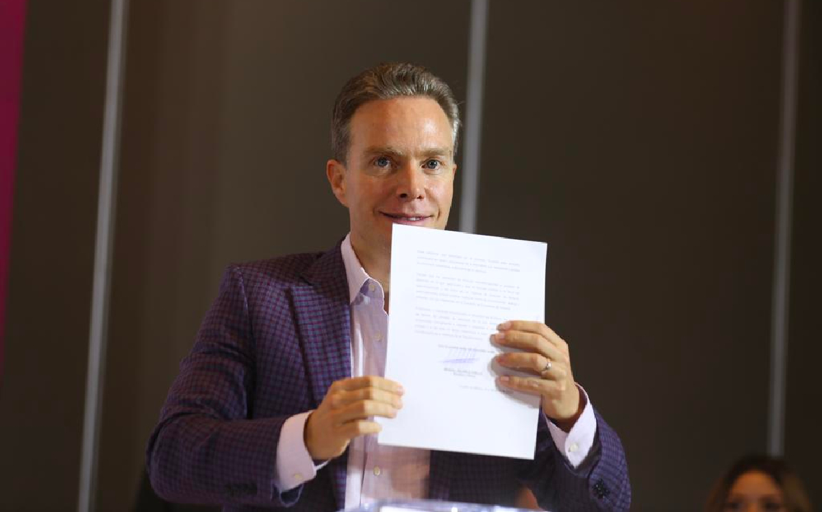 Manuel Velasco tras su registro para la Coordinación de la Defensa de la 4T. | Jorge Carballo