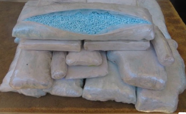 En Sonora, incautan kilos de metanfetamina en cargamento de tortillas.