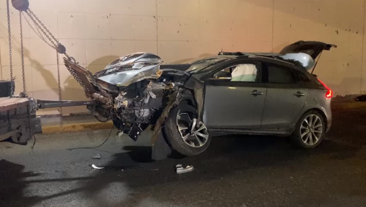 El hombre salió ileso del accidente, a pesar del estado del vehículo | Enrique Luna